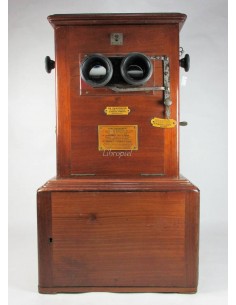 Estereoscópio LE TAXIPHOTE, n.º de serie 2234, con 12 cargadores con 25 vistas c/u. (300 cristales de 4,5x10,6 cm.)